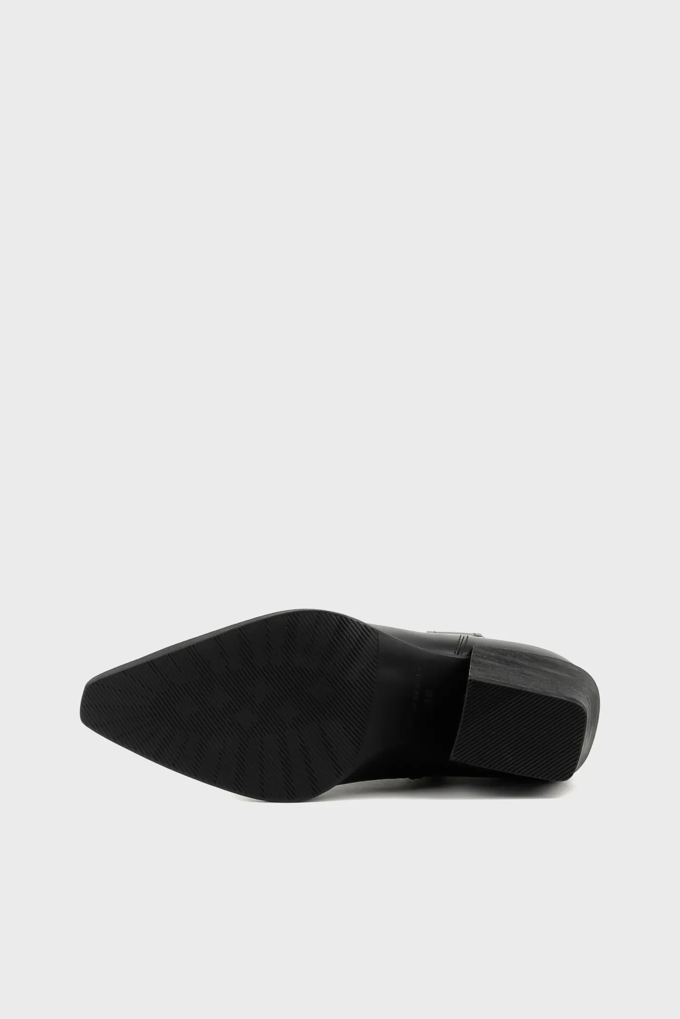 Жіночі чорні шкіряні ботильйони 6