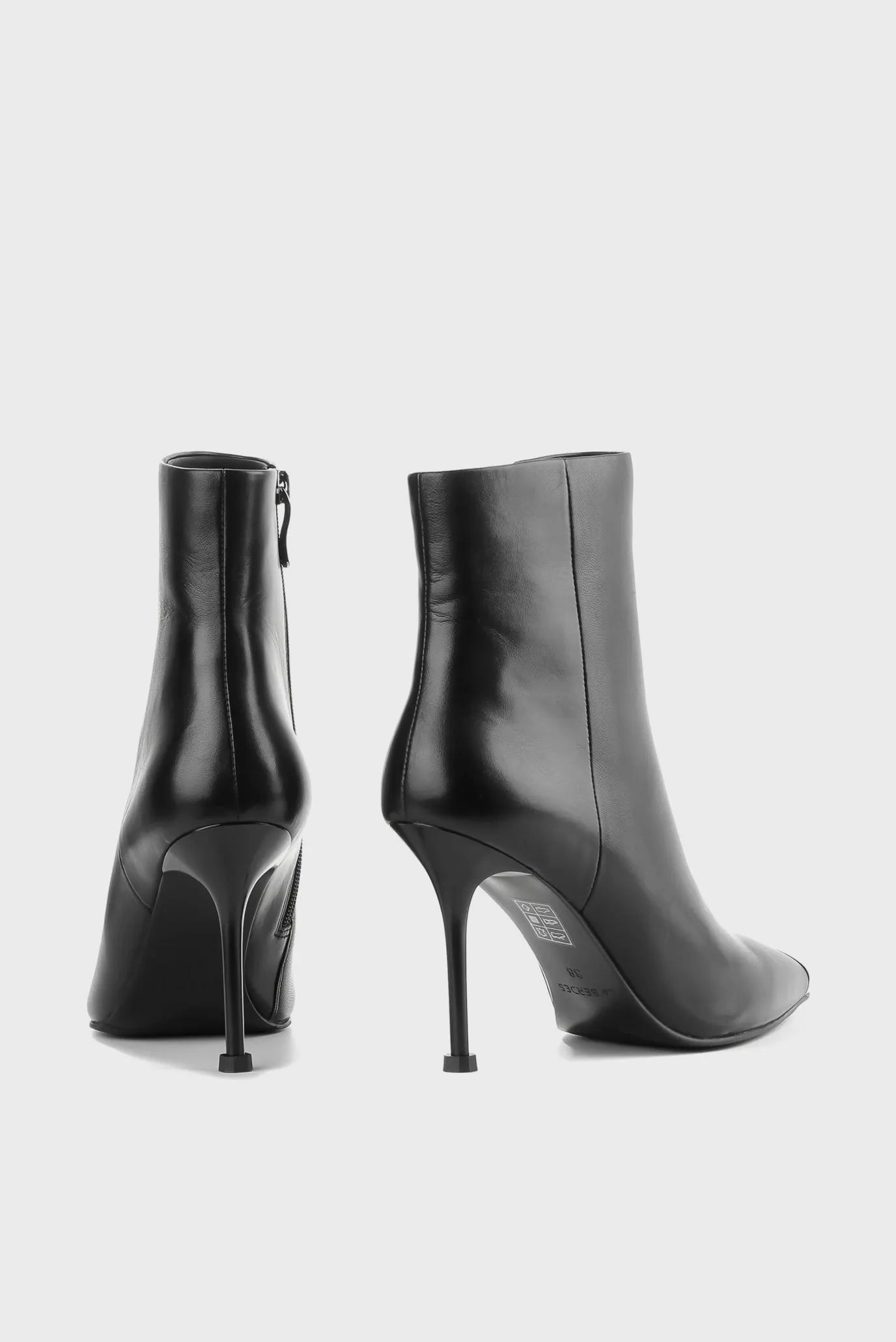 Женские черные кожаные ботильоны 6