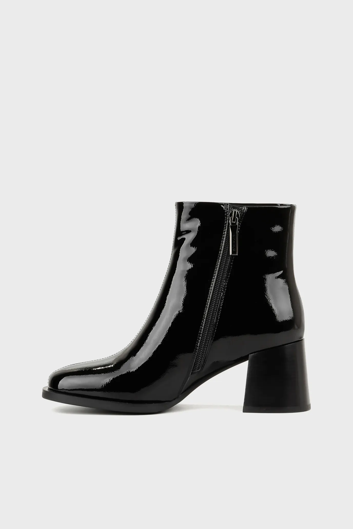Жіночі чорні лакові ботильйони 2