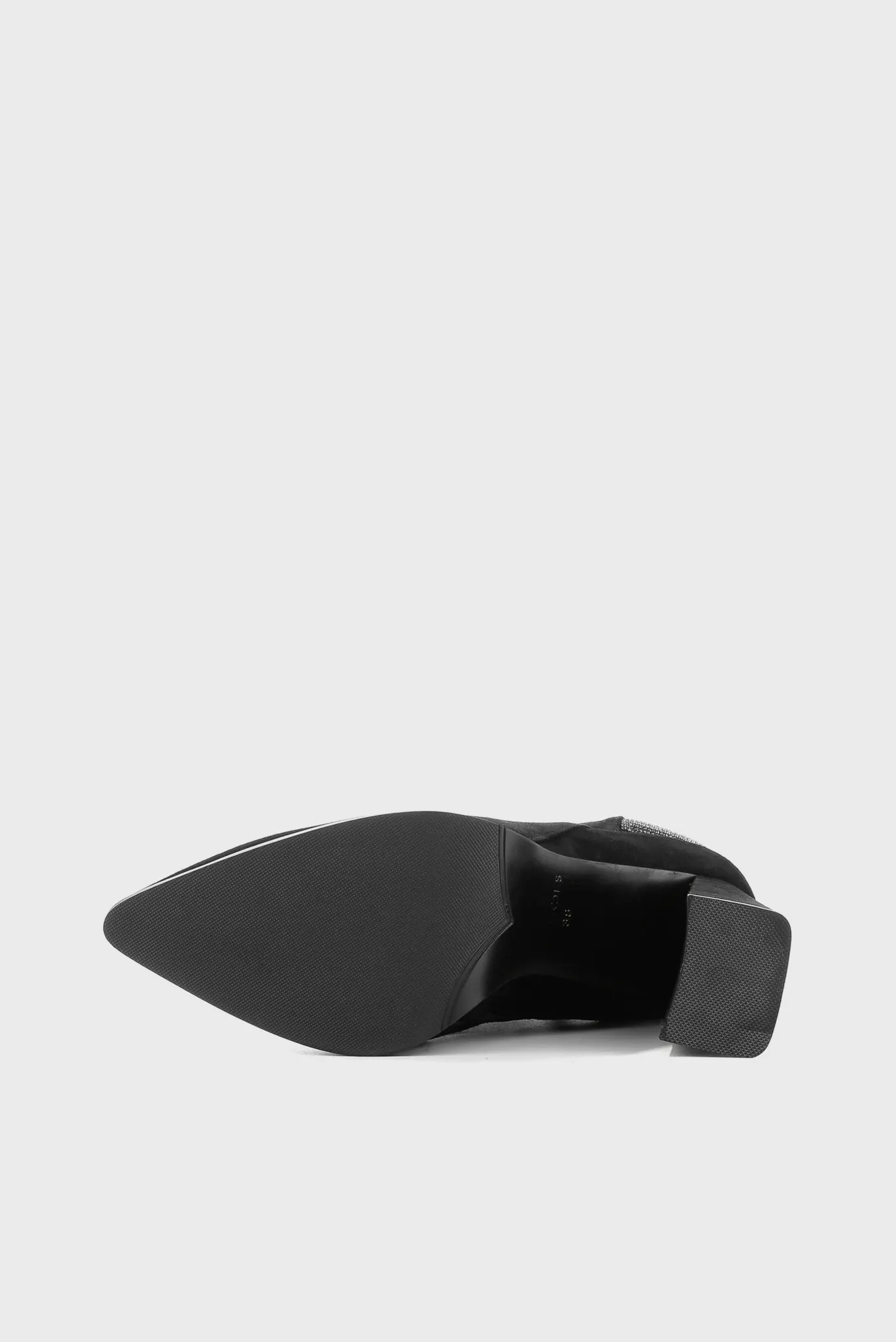 Женские черные замшевые ботильоны 6