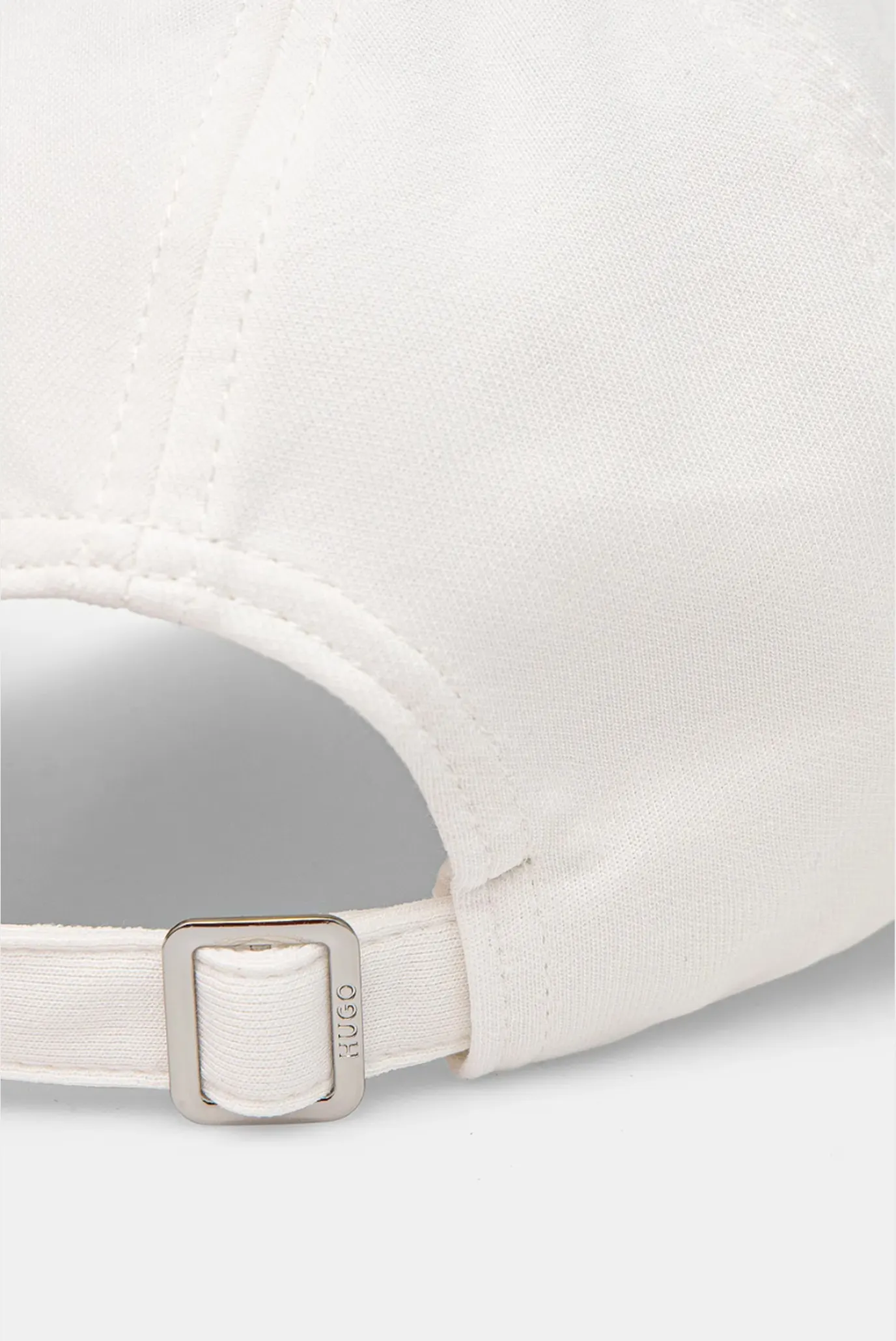 Жіноча біла кепка 3