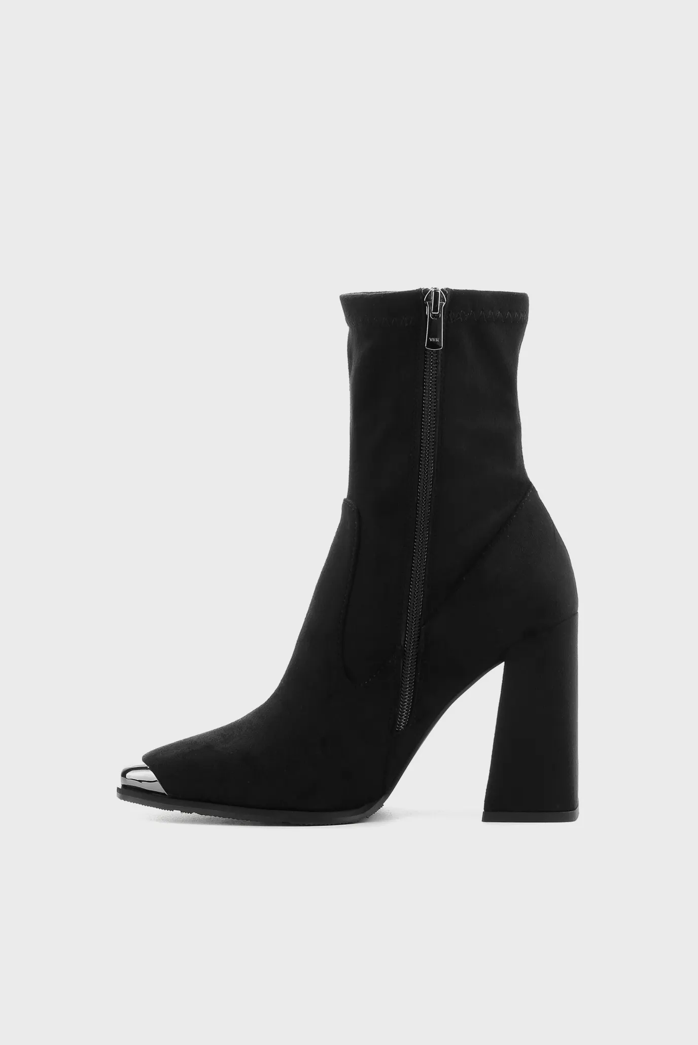 Женские черные замшевые ботильоны 2