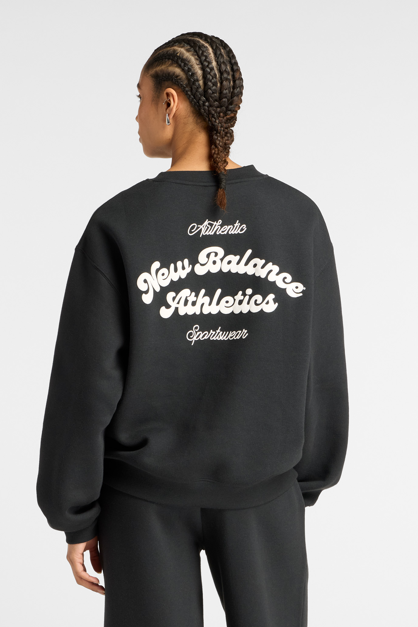 Женский черный свитшот Linear Heritage Fleece Черный M New Balance WT53516BK Женский черный свитшот Linear Heritage Fleece Черный M New Balance WT53516BK