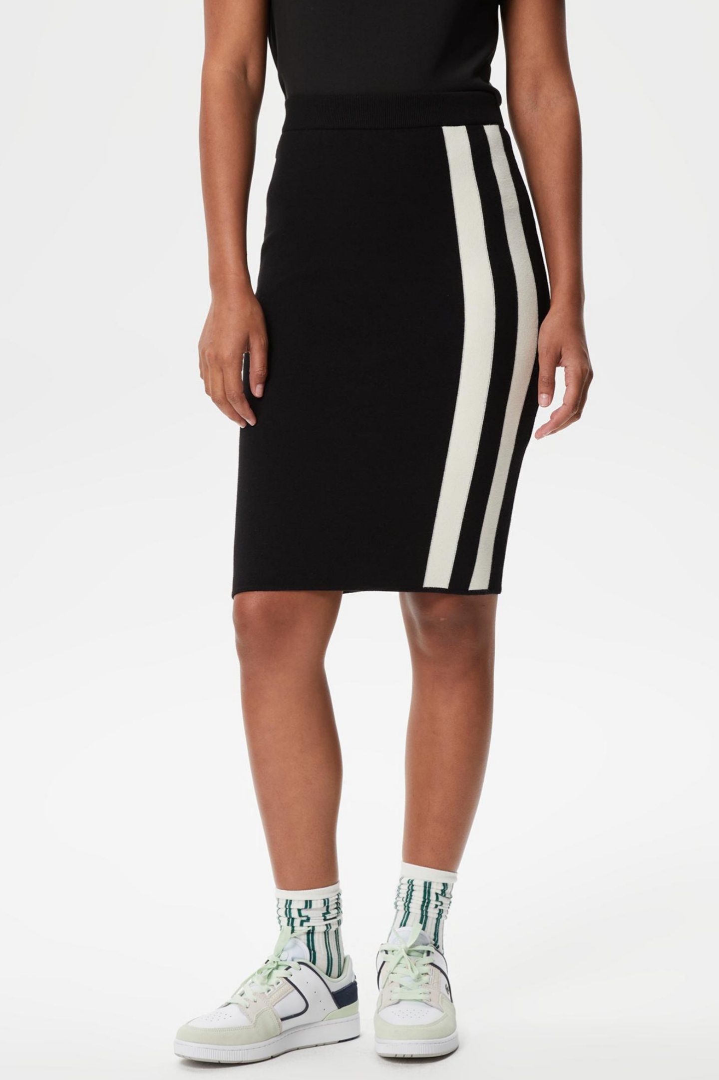 Женская черная юбка Черный 34 Lacoste JF242525S Женская черная юбка Черный 34 Lacoste JF242525S