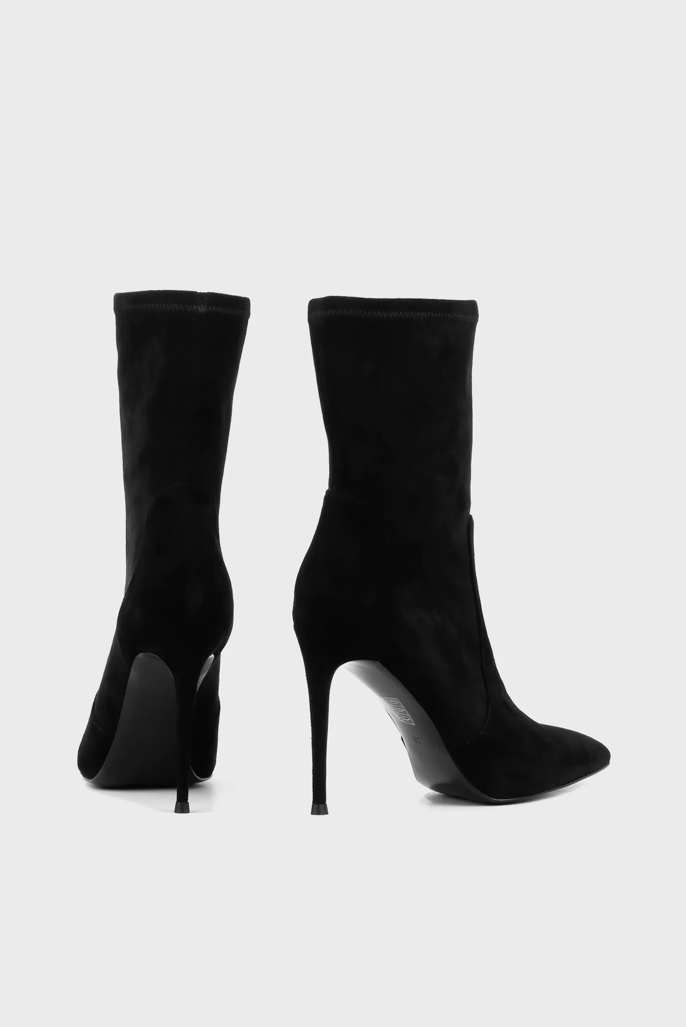 Женские черные замшевые ботильоны 4