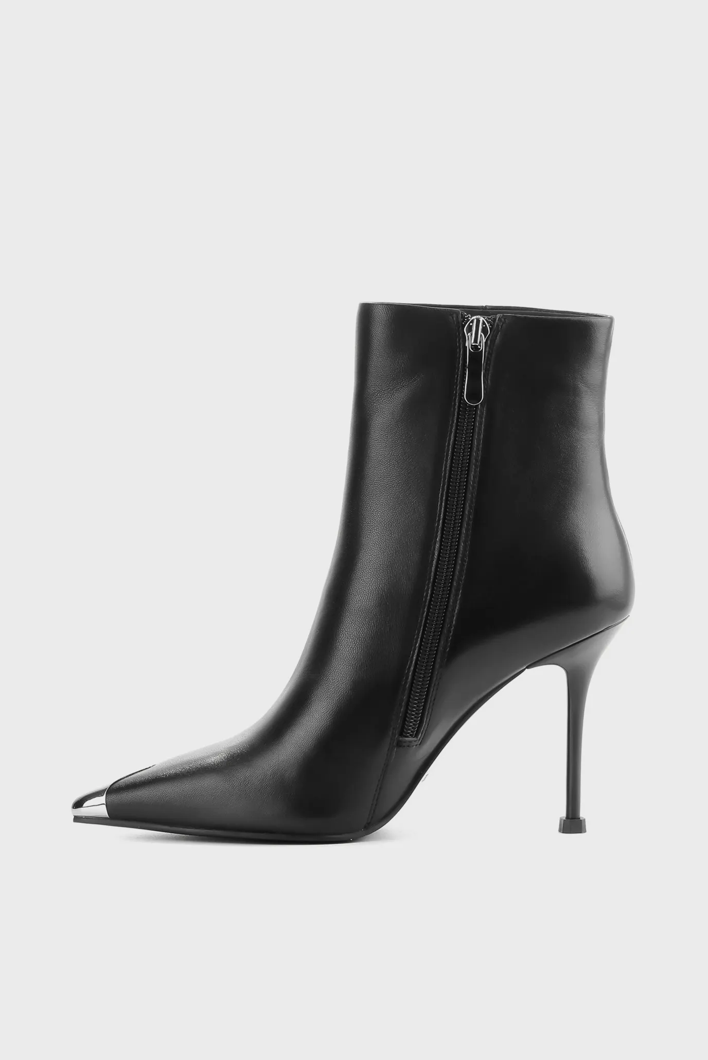 Женские черные кожаные ботильоны 2