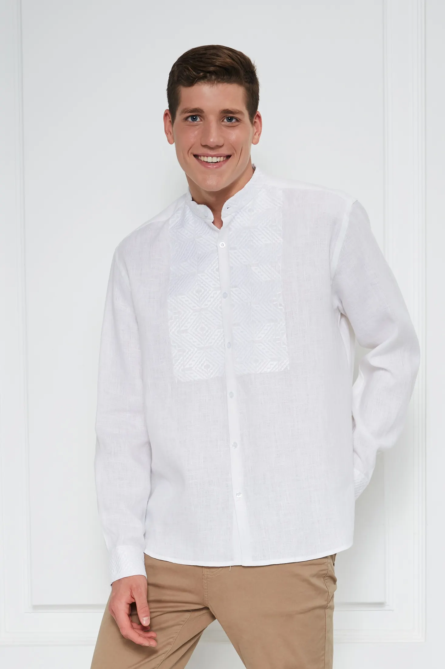 Рубашка вышитая белая 