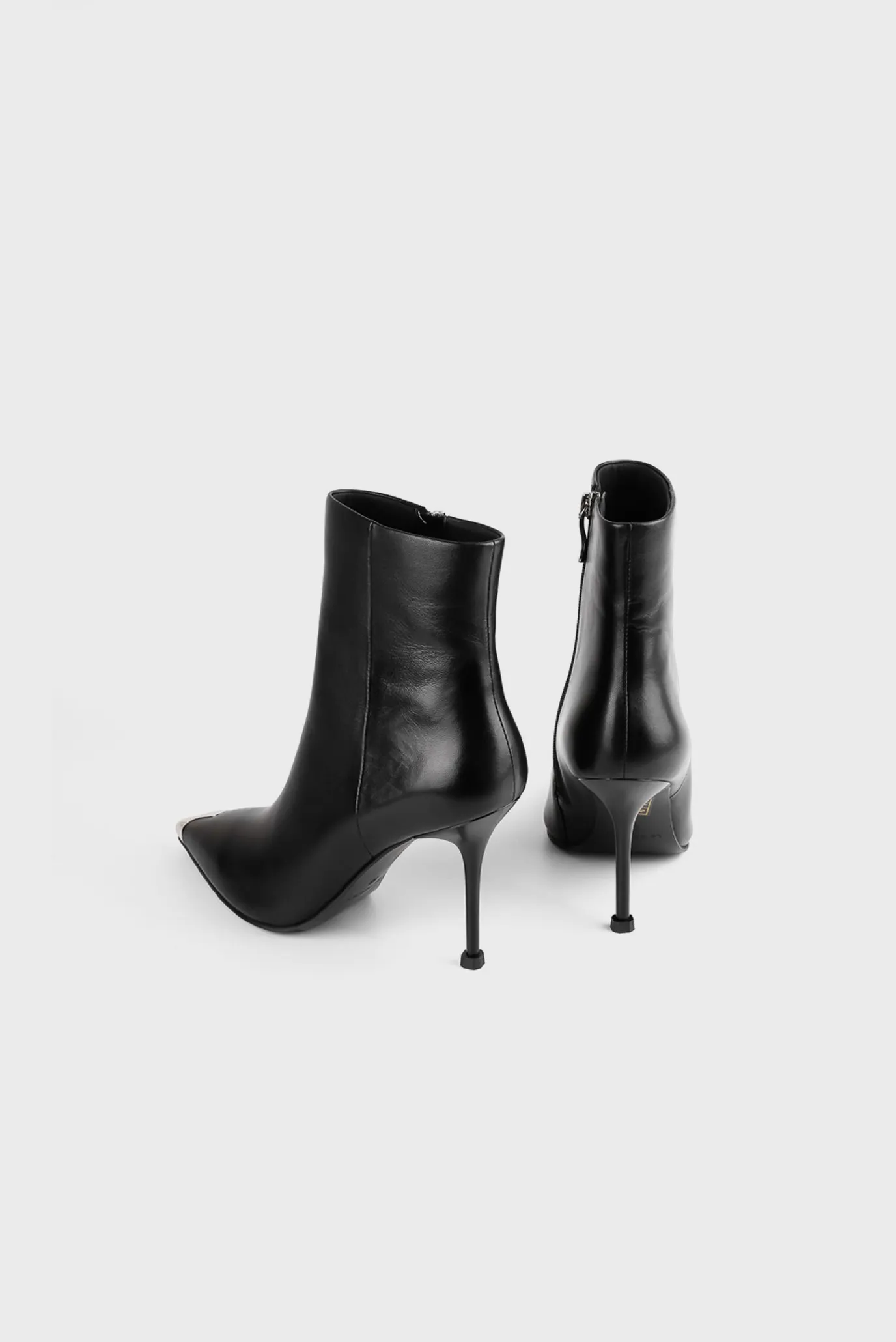 Женские черные кожаные ботильоны 5