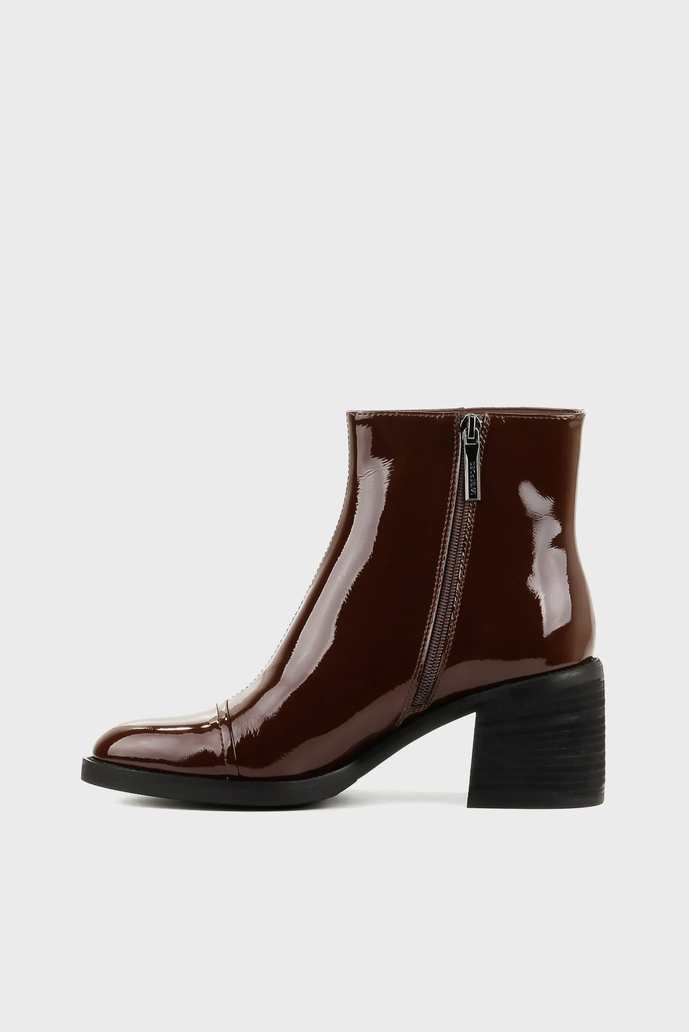 Женские коричневые лаковые ботильоны 2