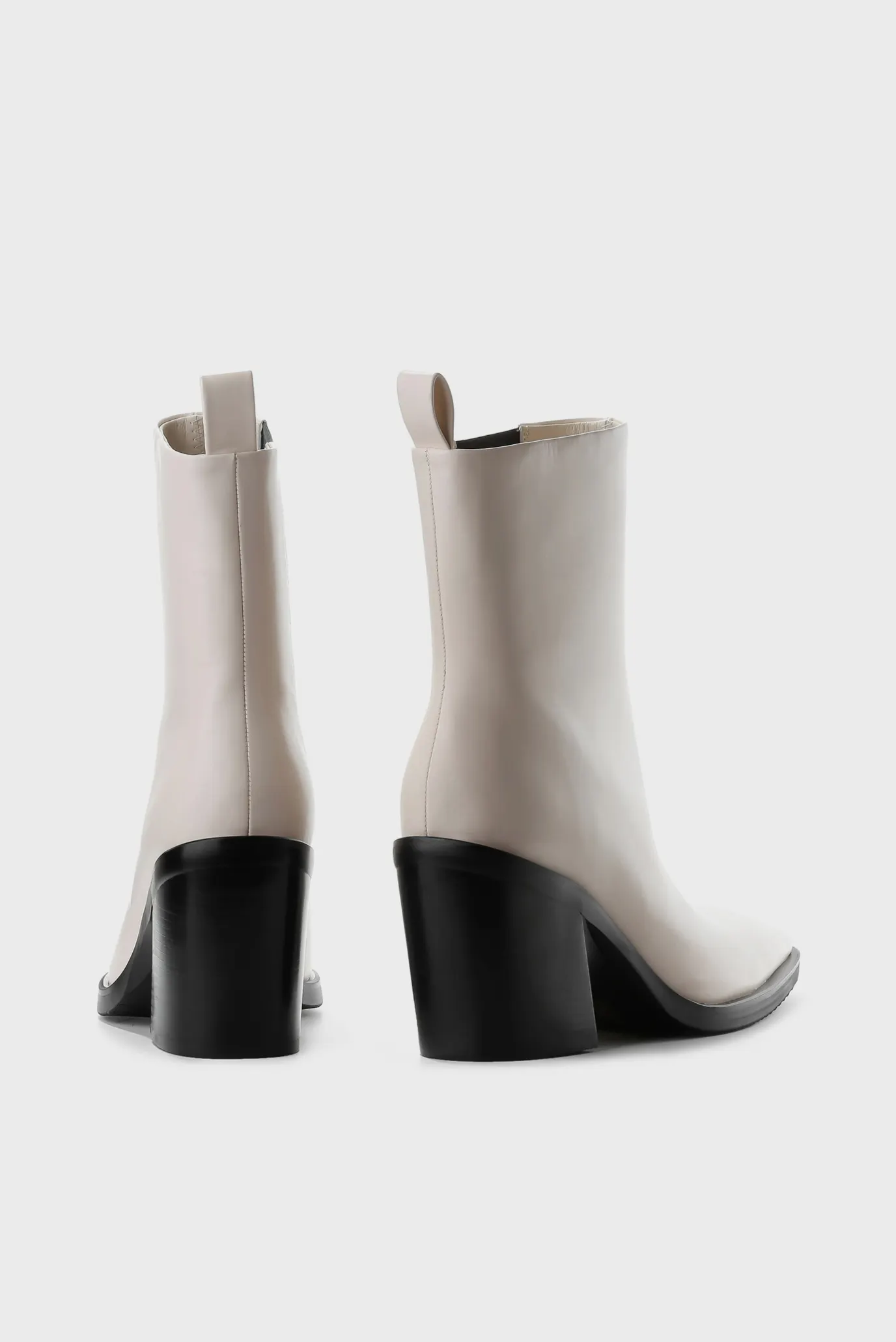 Женские белые кожаные ботильоны 6