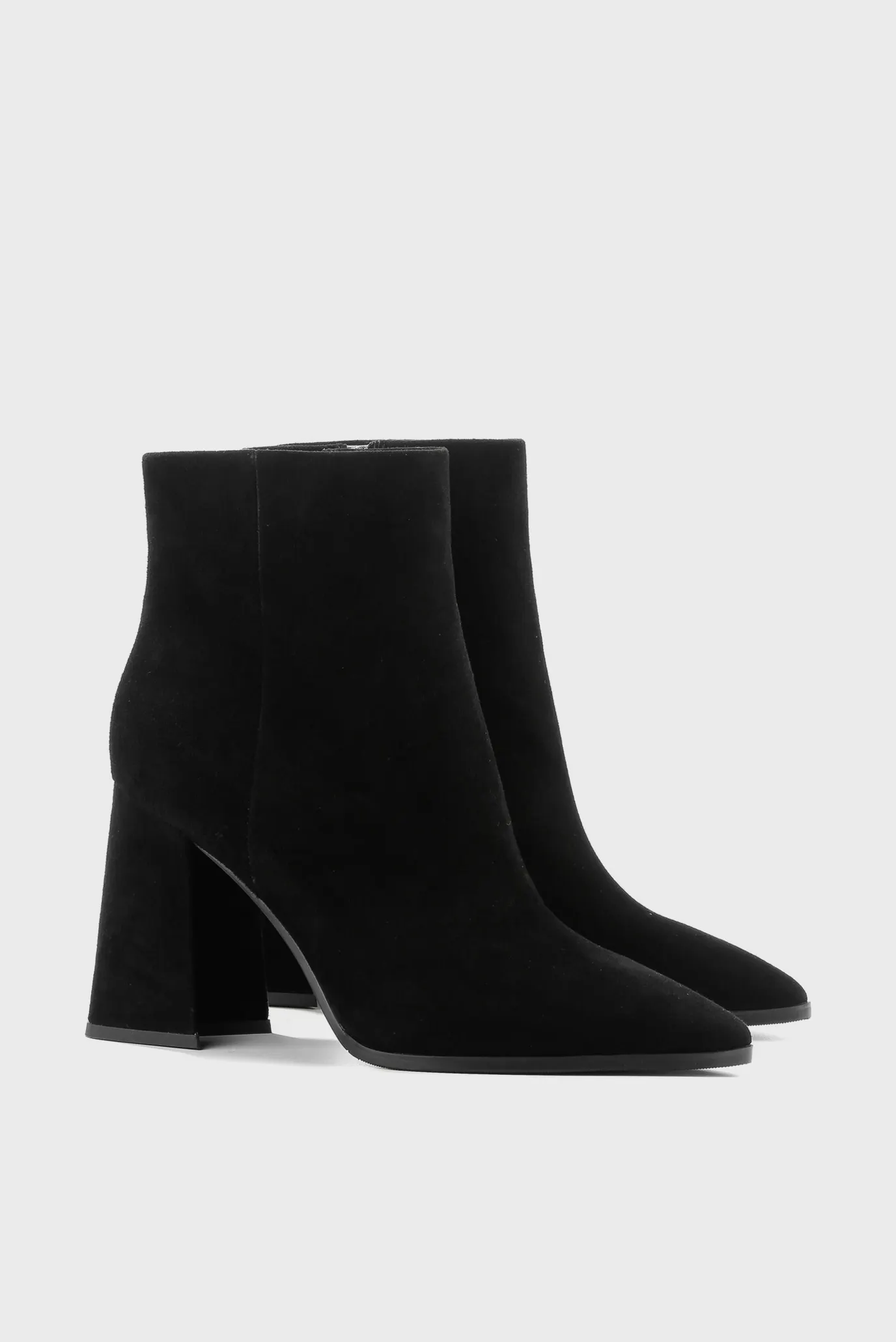 Жіночі чорні замшеві ботильйони 3