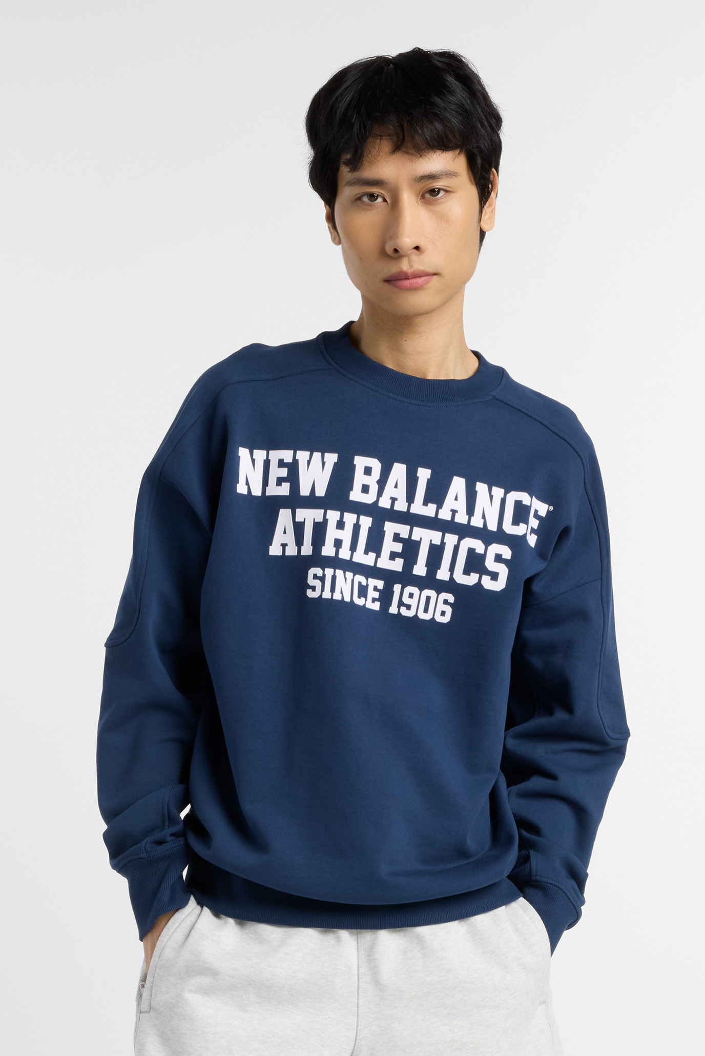 Мужской синий свитшот Varsity FT Graphic Синий L New Balance MT51521NNY Мужской синий свитшот Varsity FT Graphic Синий L New Balance MT51521NNY