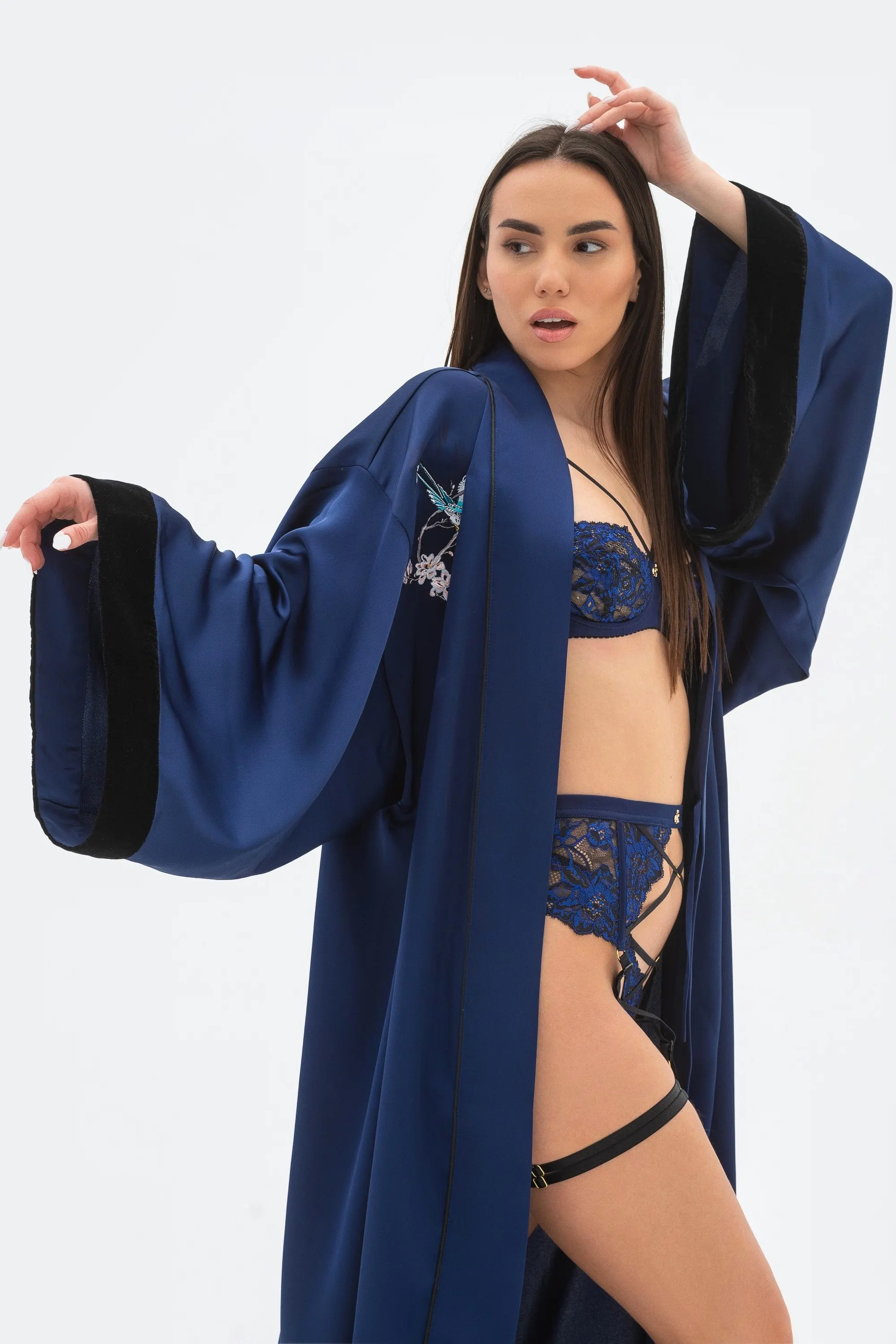 Женский синий халат с вышивкой Irris 5