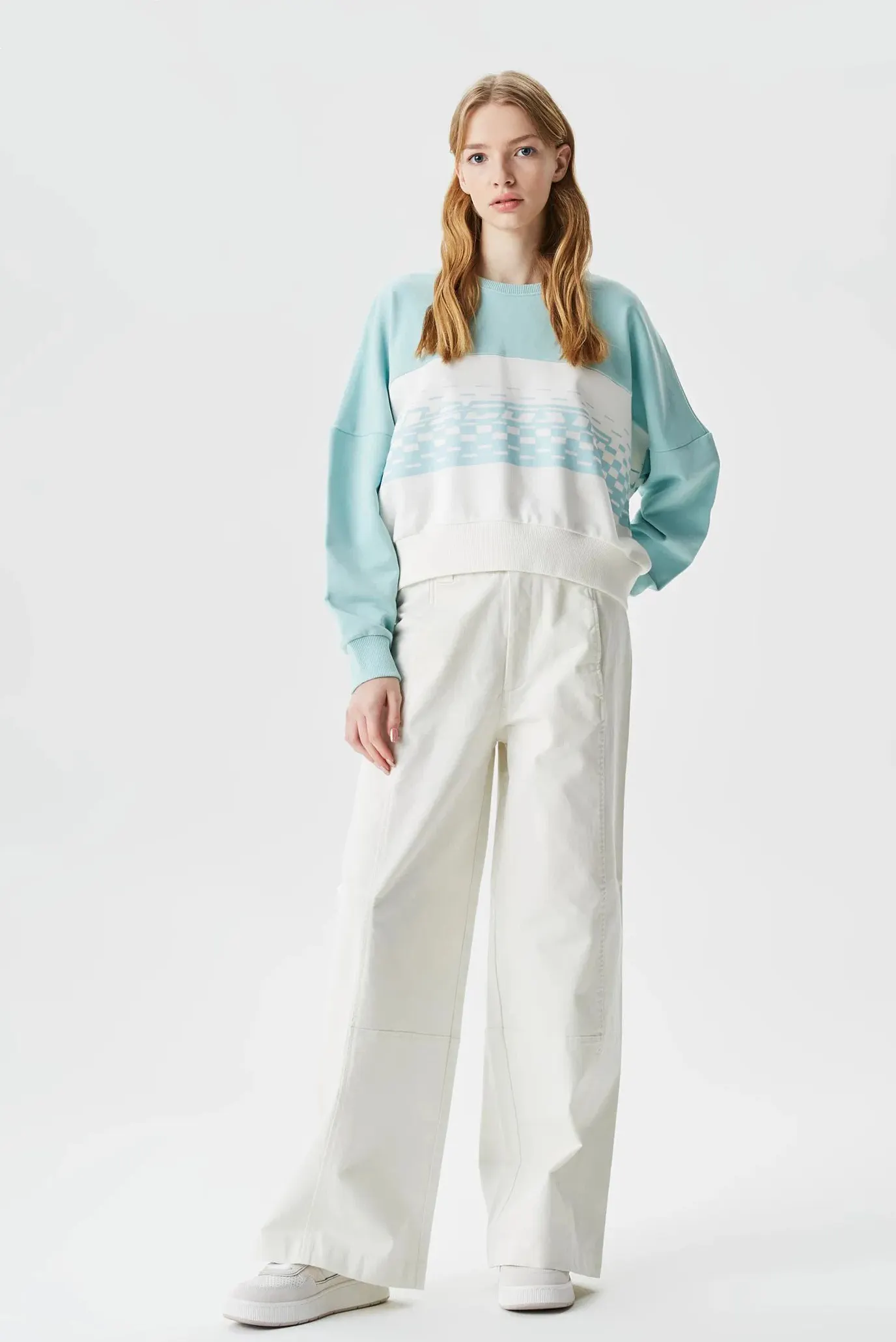 Женский голубой свитшот 2