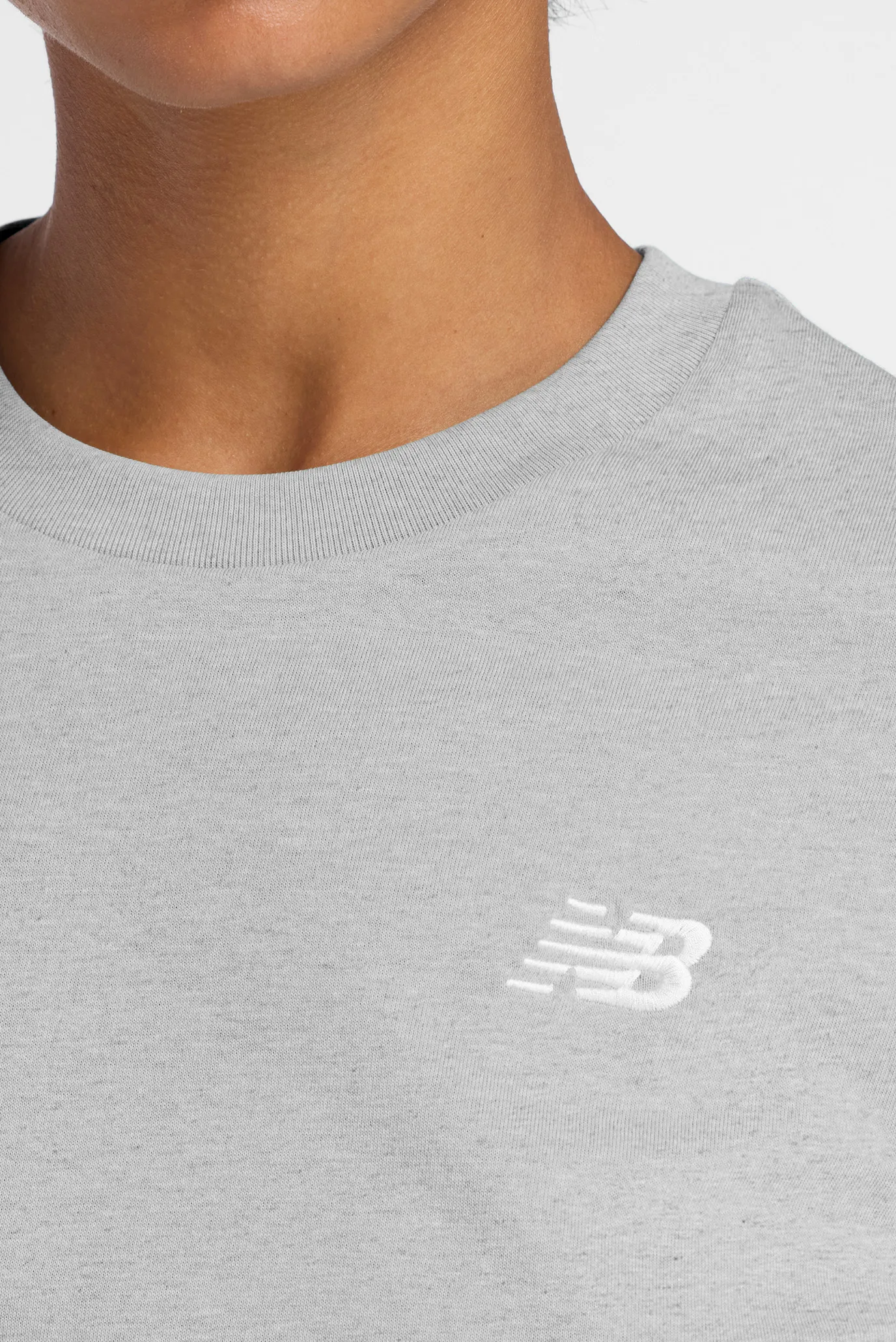 Женская серая футболка Essentials 4