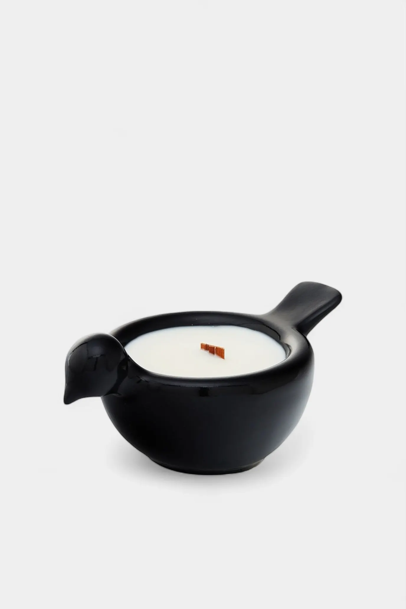 Брендовая черная свеча 1