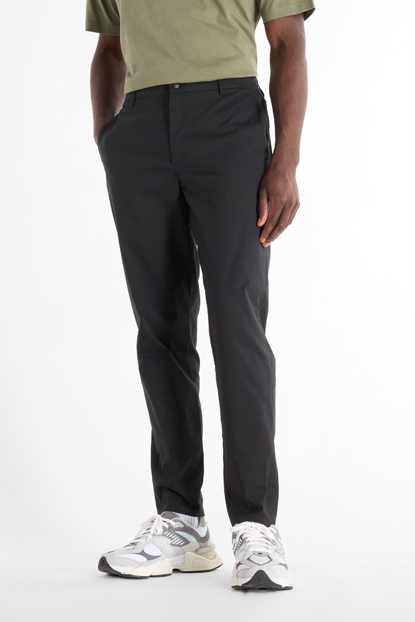 Мужские черные чиносы Standard Tapered 30" Черный L New Balance MP43554BK Мужские черные чиносы Standard Tapered 30" Черный L New Balance MP43554BK