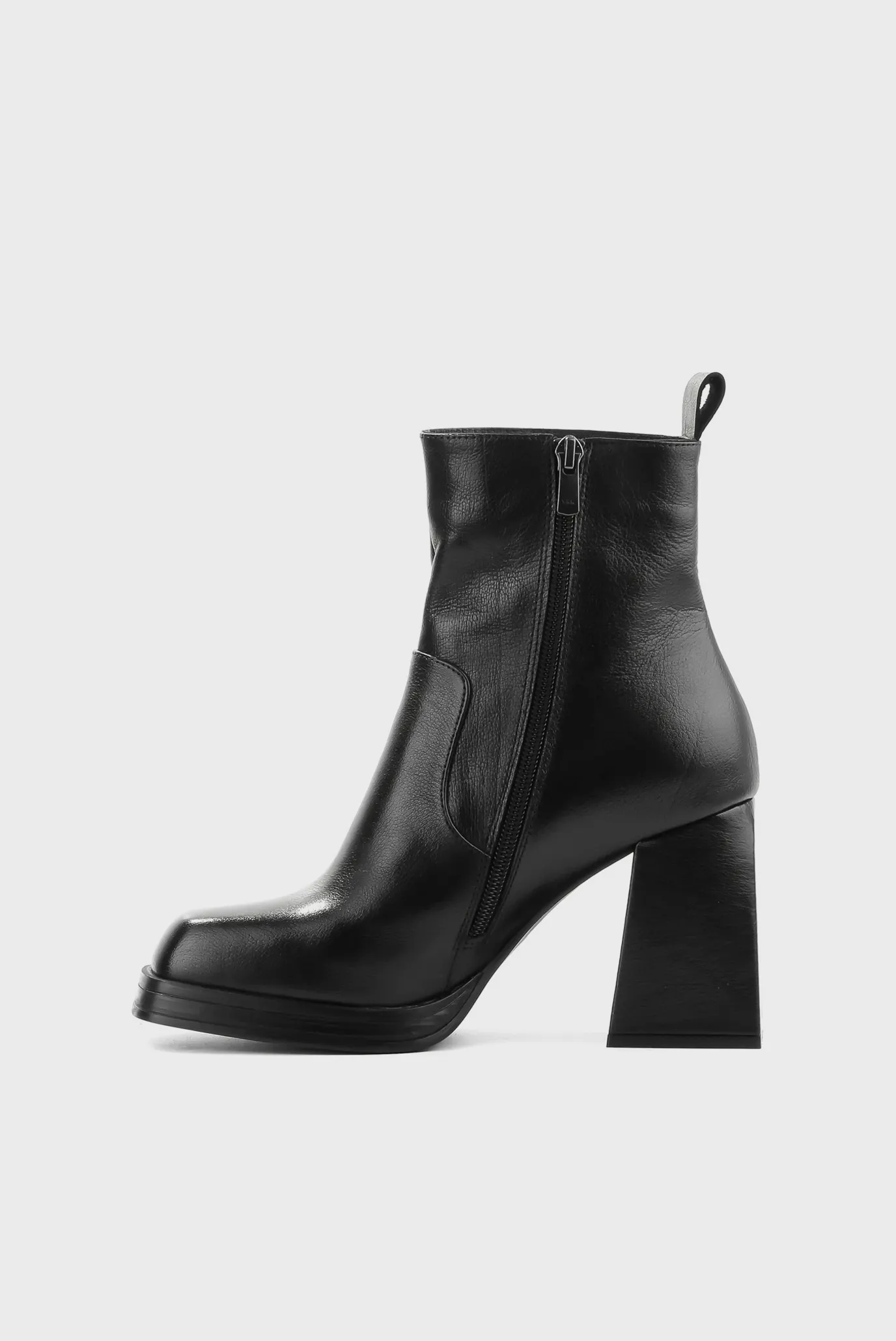 Женские черные кожаные ботильоны 2