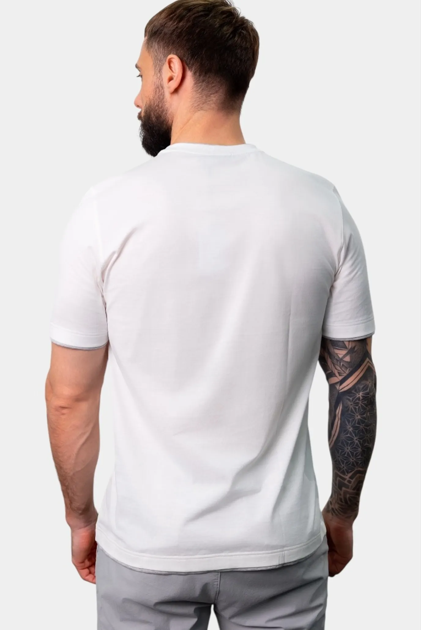 Чоловіча біла футболка 3