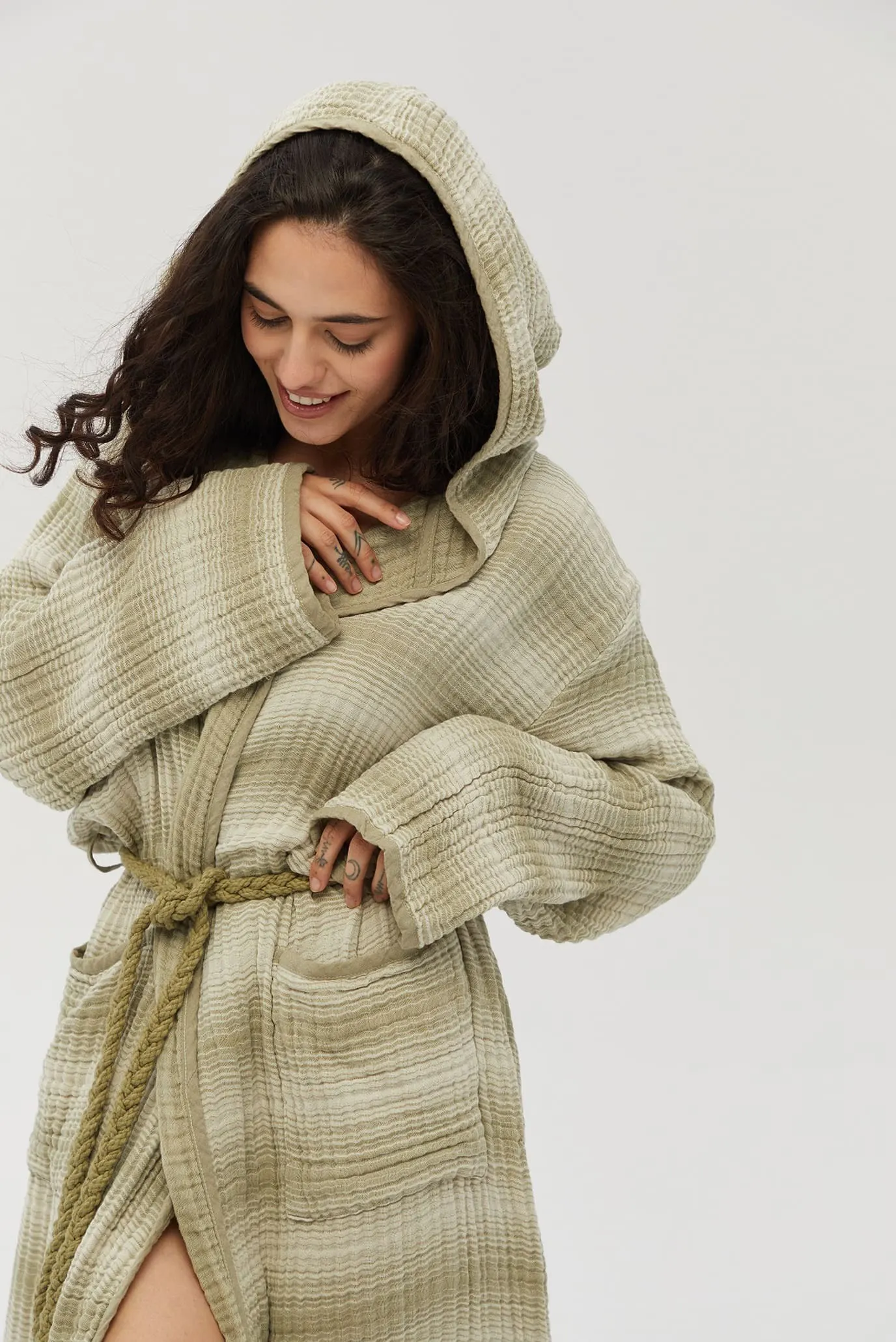 Жіночий оливковий халат Lilya muslin olive 2