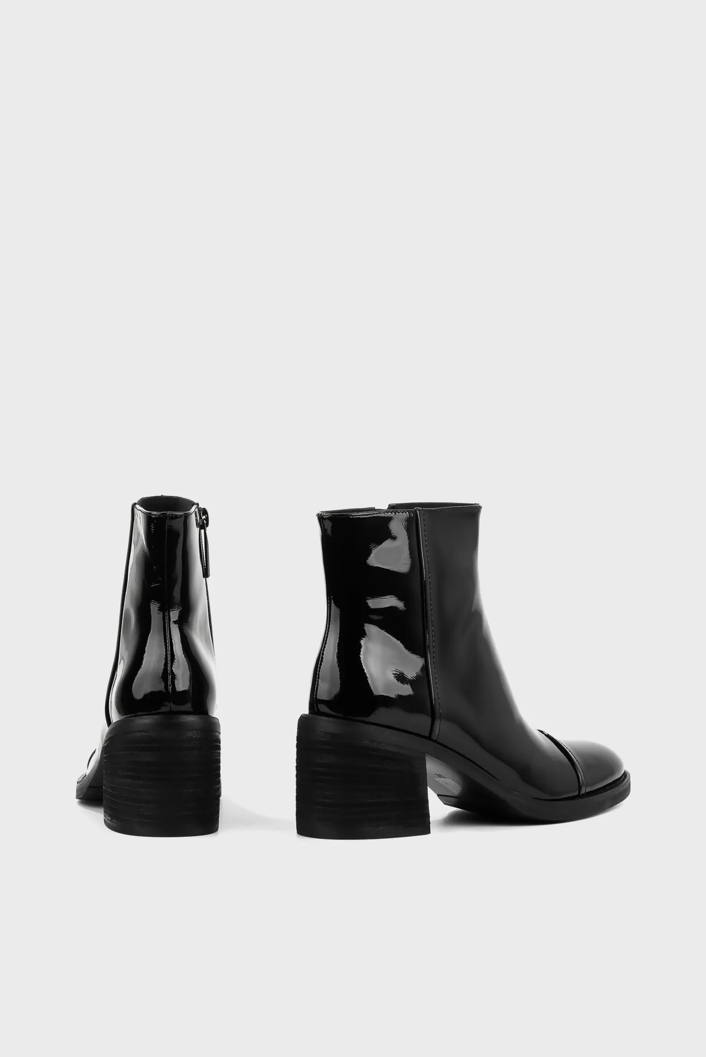 Жіночі чорні лакові ботильйони 4