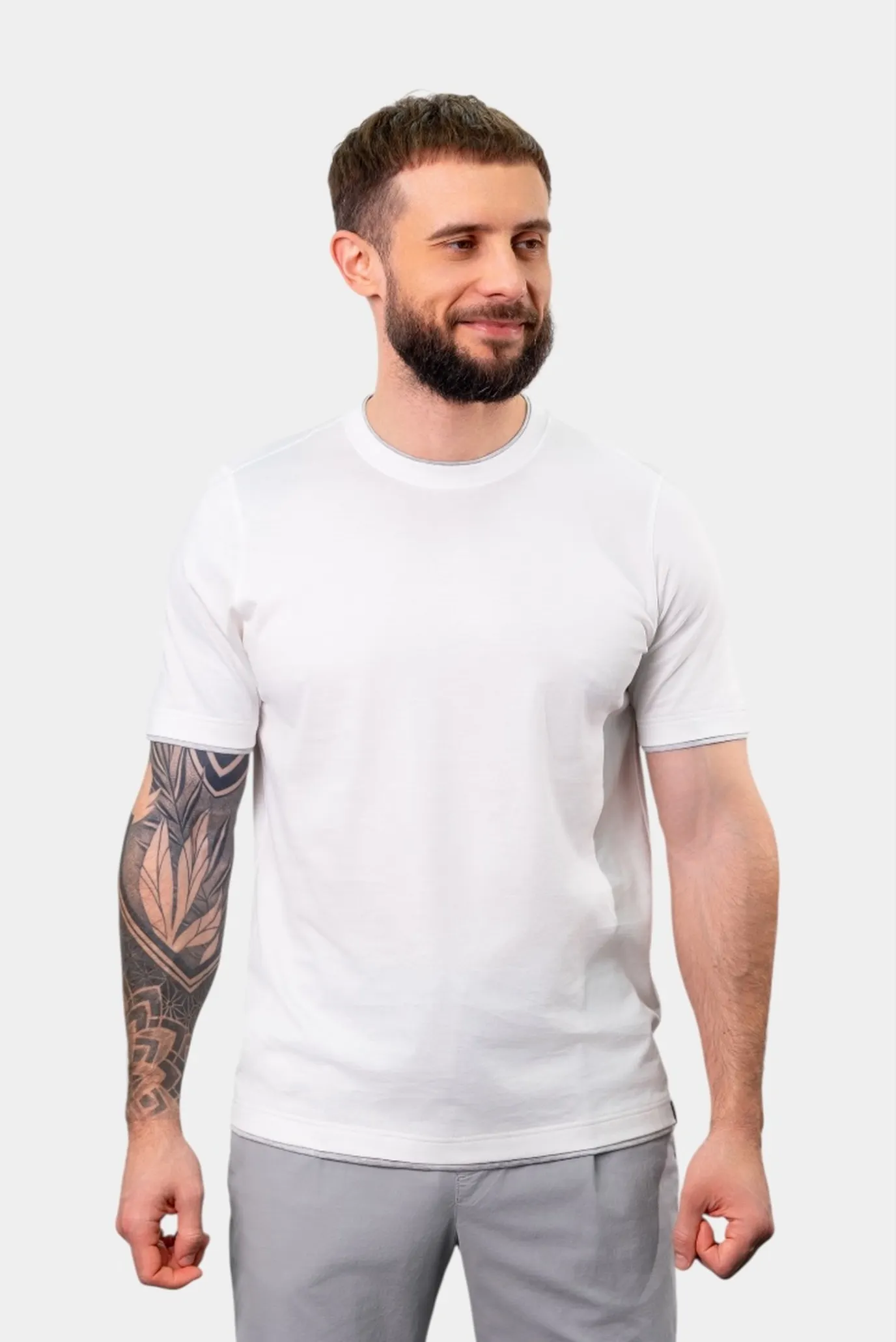 Чоловіча біла футболка 2