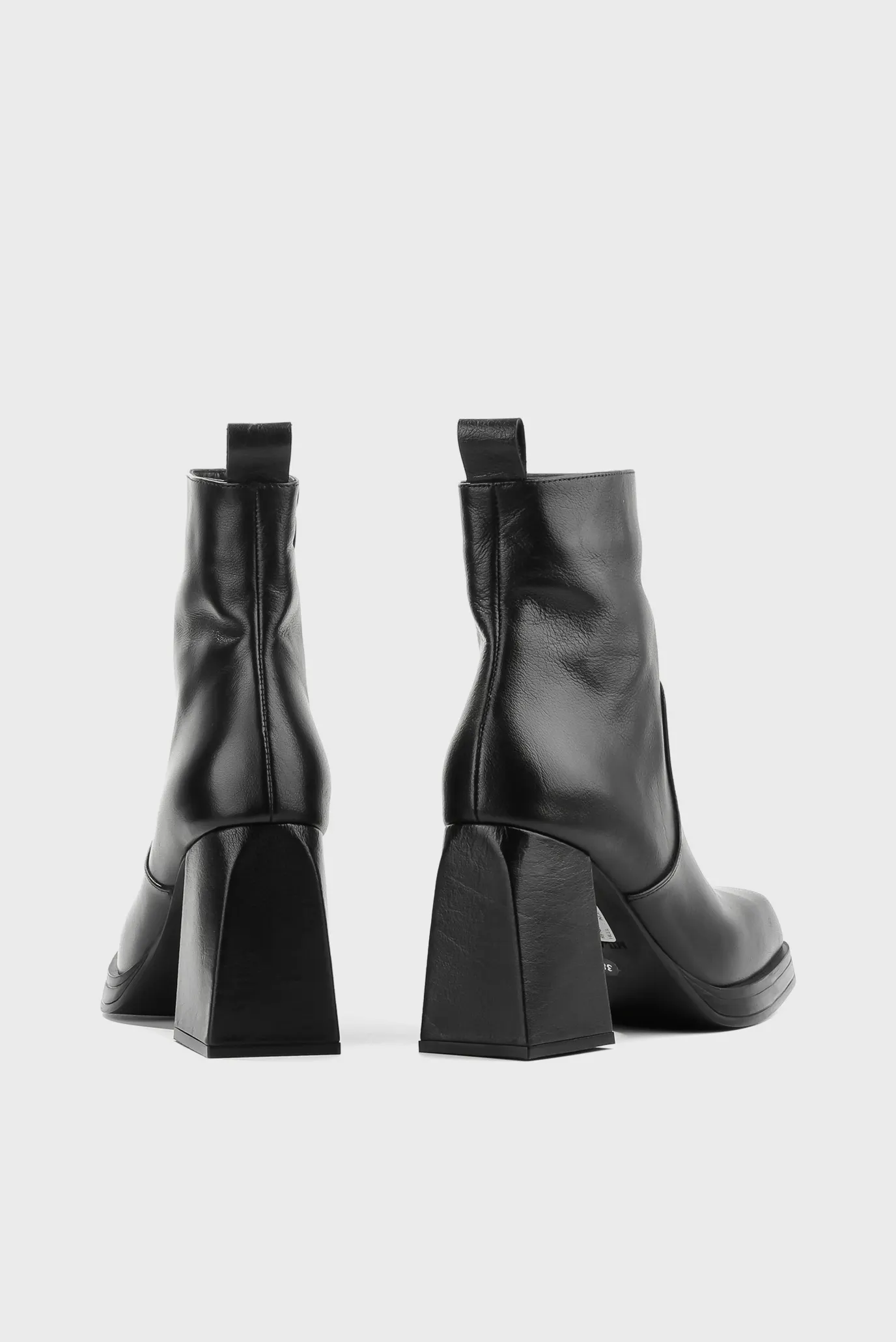 Женские черные кожаные ботильоны 5