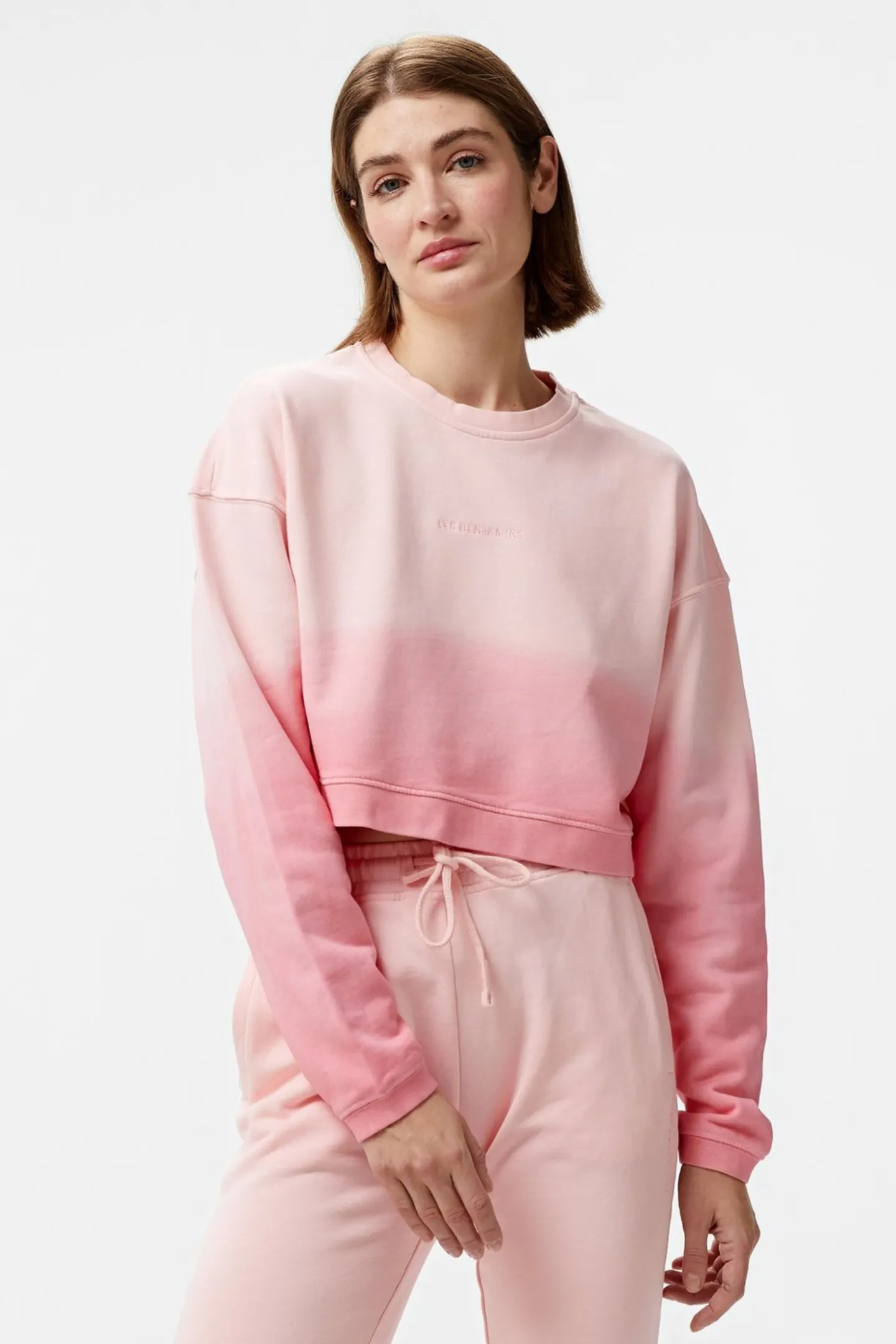 Женская розовая толстовка. 1