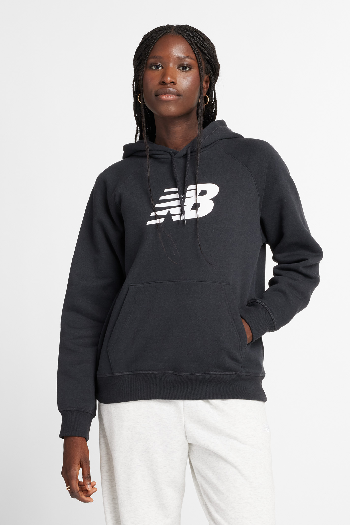 Женское черное худи Sport Logo Черный L New Balance WT43524BK Женское черное худи Sport Logo Черный L New Balance WT43524BK