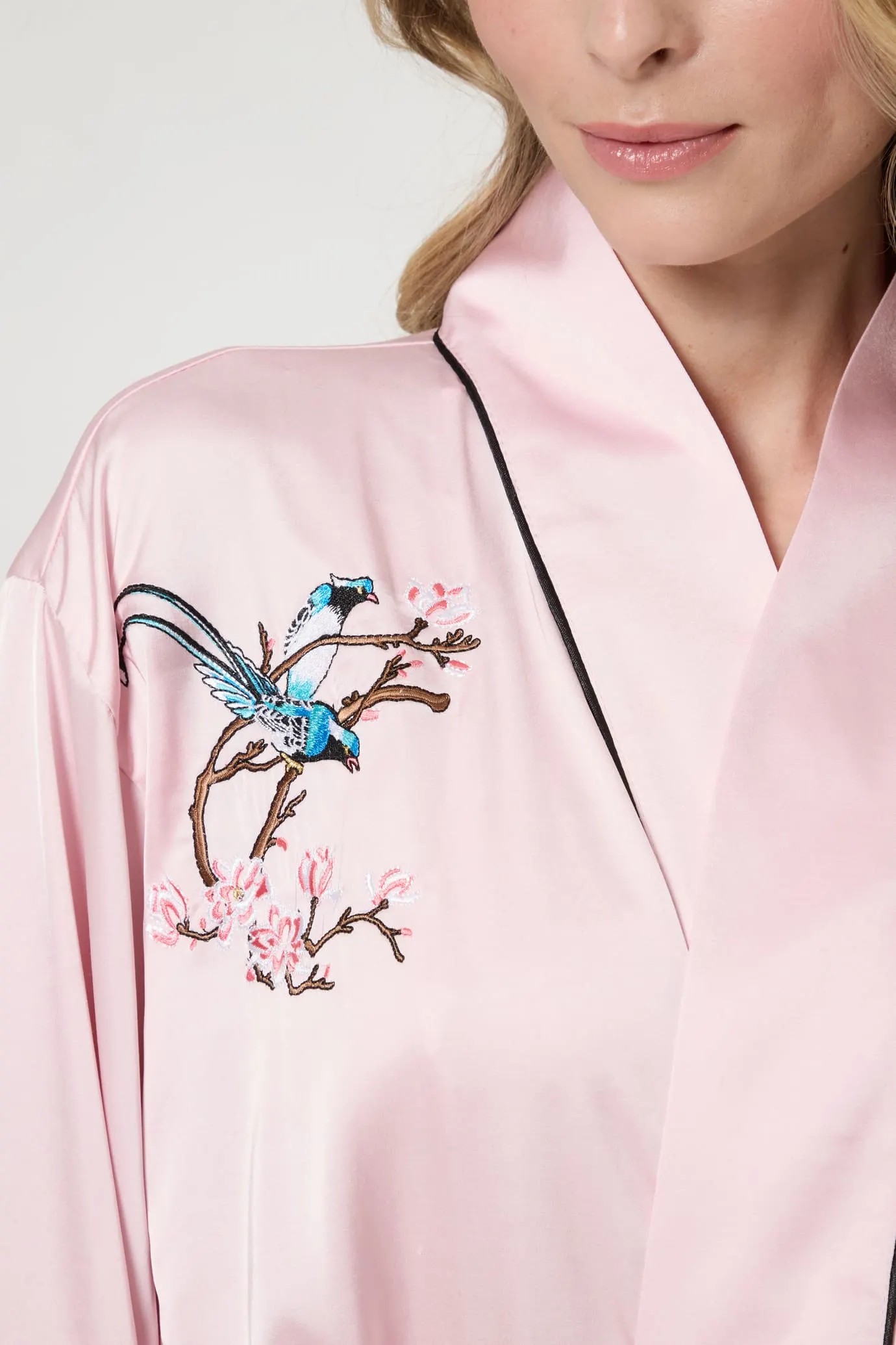 Женский розовый халат Ariana Pink 4