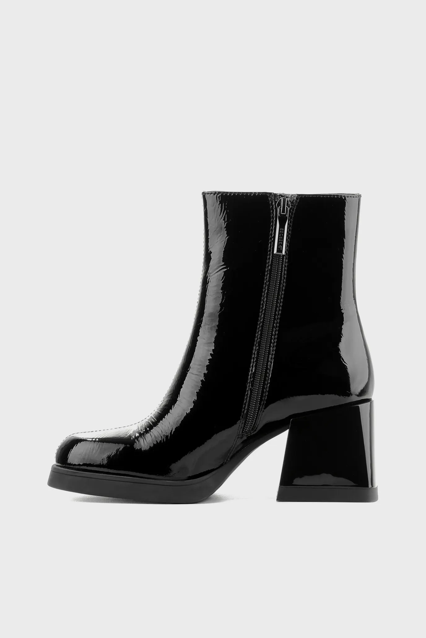 Женские черные лаковые ботильоны 2