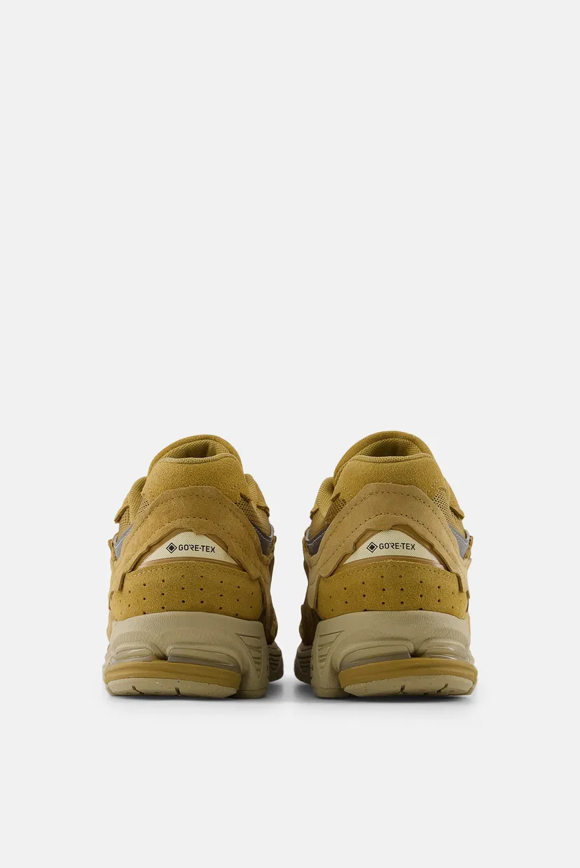 Горчичные кроссовки 2002R GORE-TEX® 4