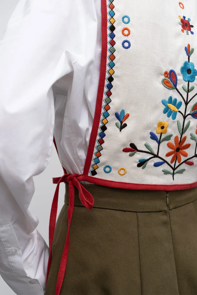 Жіночій білий вишитий жилет Yaryna zhylet 3