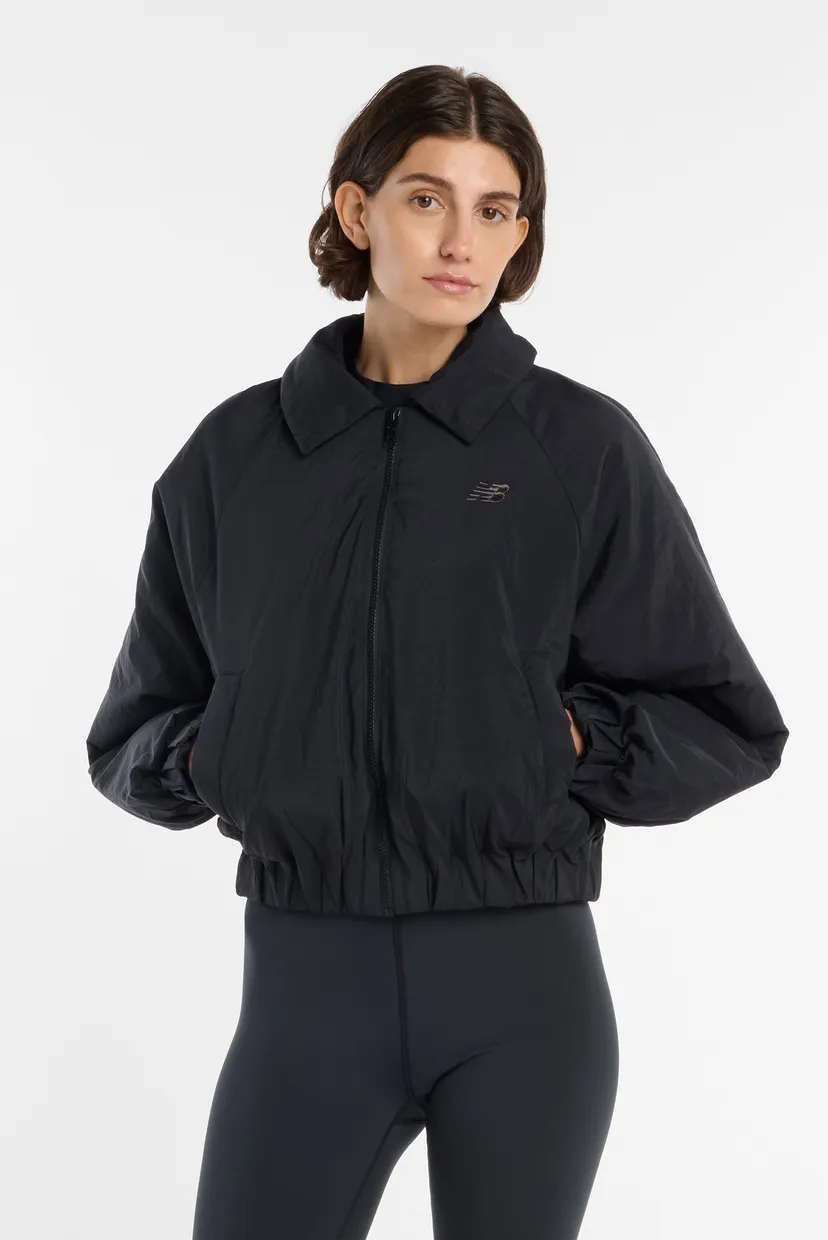 Женская черная куртка Woven Bomber Jacket New Balance WJ61D8YXBK