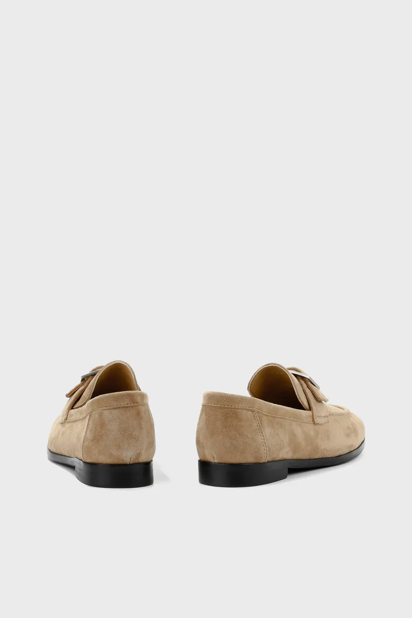 Жіночі бежеві замшеві лофери 5