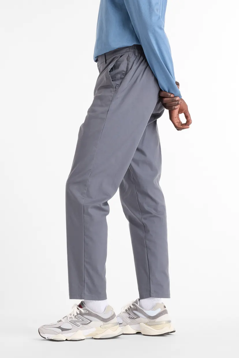 Чоловічі сірі брюки Athl. Standard Tapered Pant 30