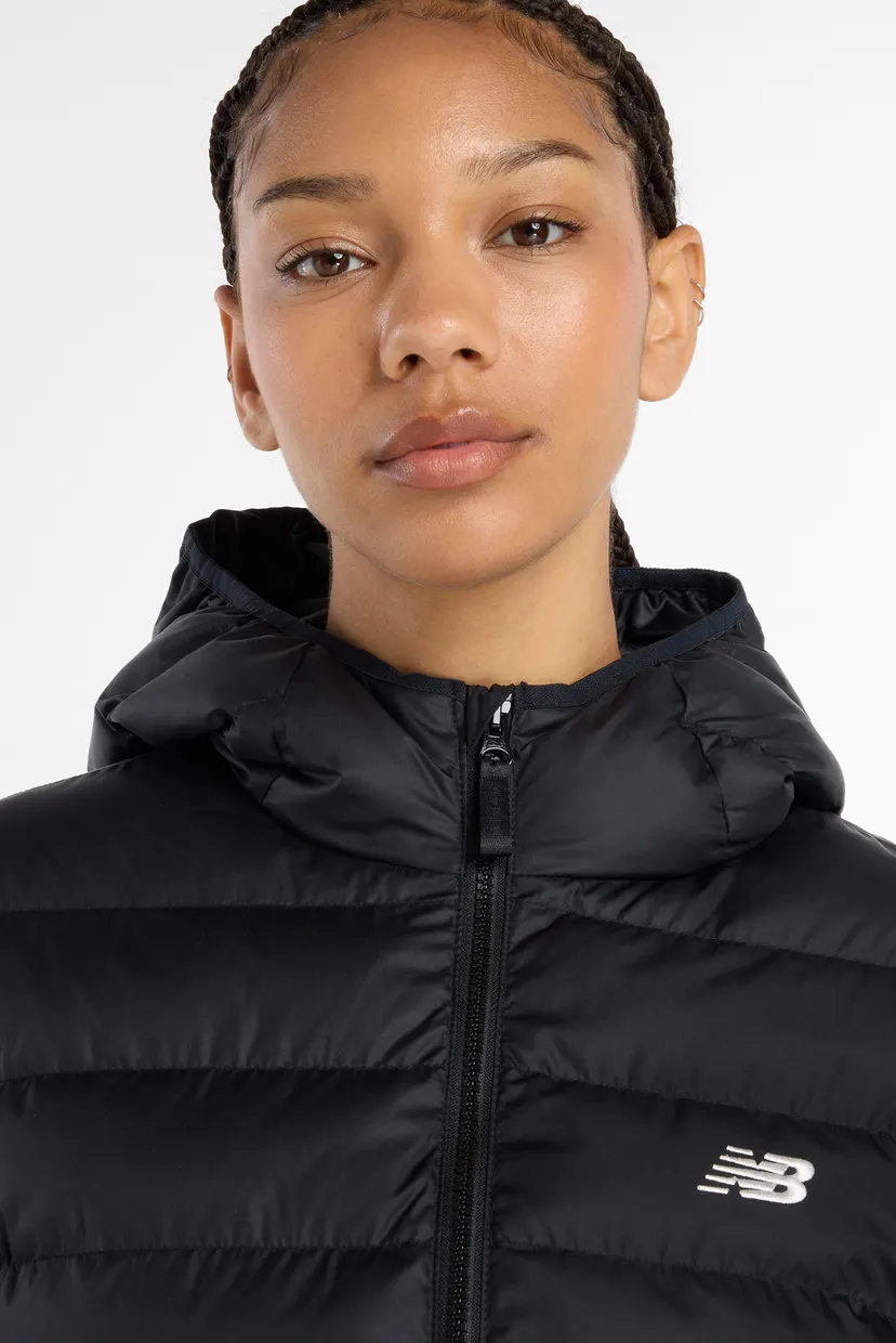 Жіноча чорна куртка Sport Essentials Hooded Puffer 5