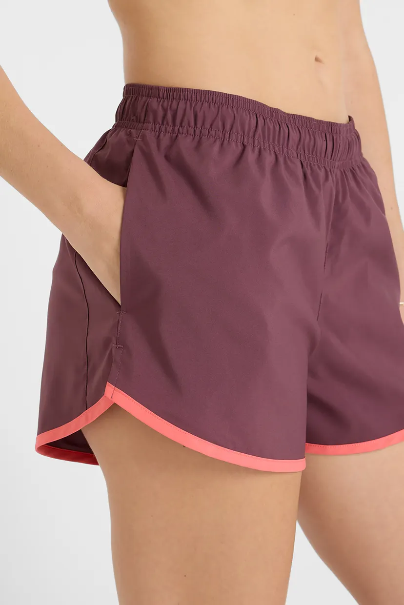 Женские бордовые шорты Sport Essentials 3