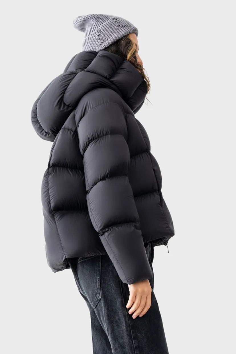 Жіноча чорна куртка Jacket 5