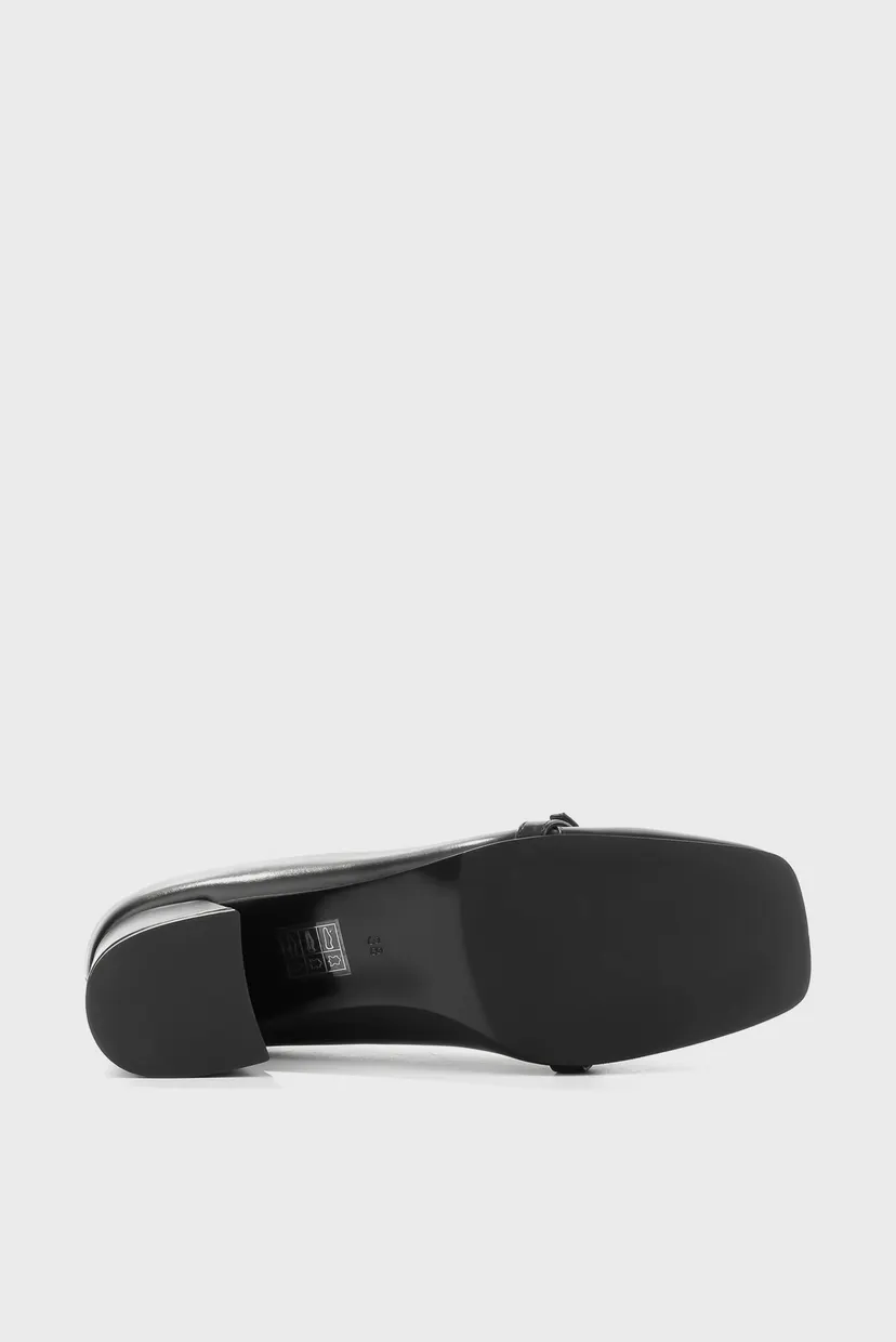 Жіночі чорні шкіряні лофери 6