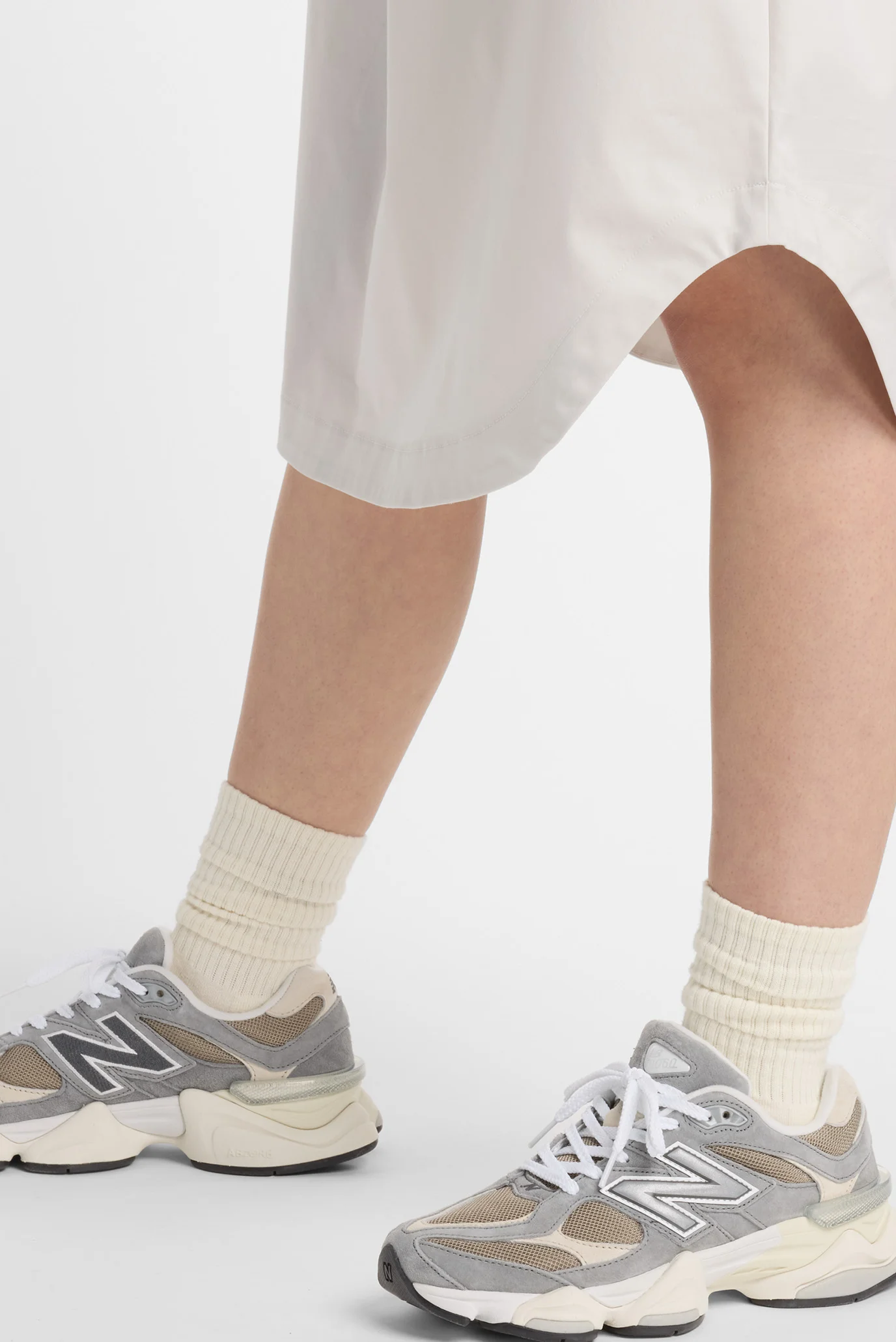Жіноча сіра спідниця Twill Midi New Balance WK51551GYM — MD-Fashion