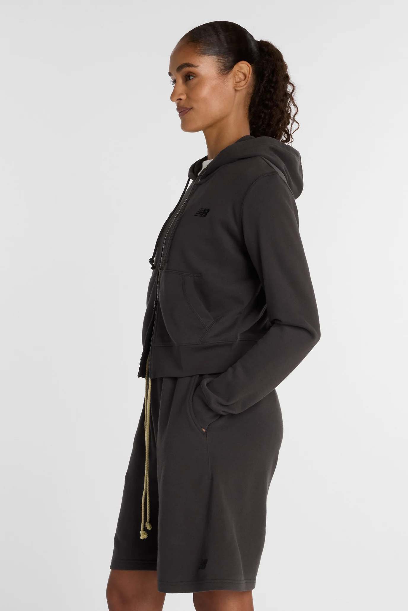 Жіноче чорне худі Coastal Full Zip New Balance WJ53508ABR — MD-Fashion